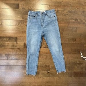 Denim Forum, size 32, medium wash